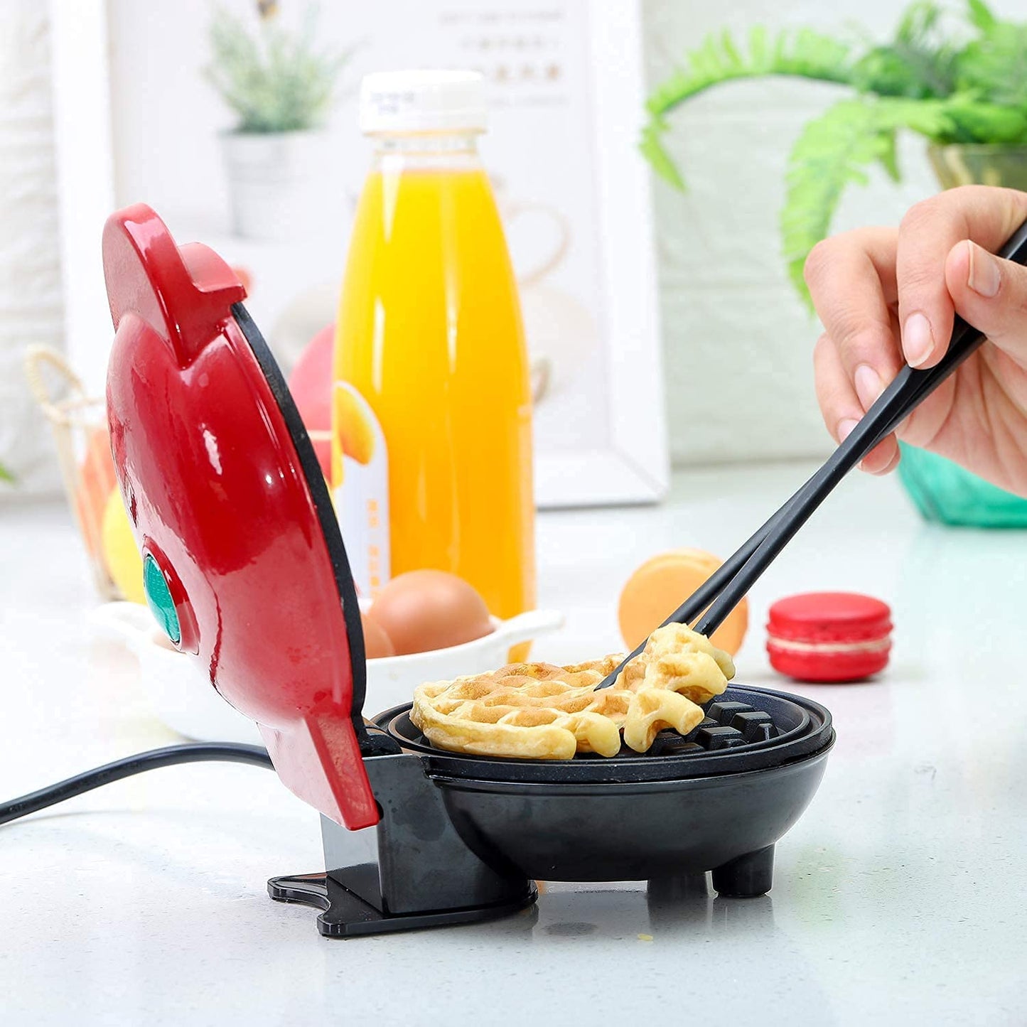 Mini Waffle Maker ๐ง โ Compact, Non-Stick, 350W | Perfect for Home, Dorm & Travel ๐๏ธ