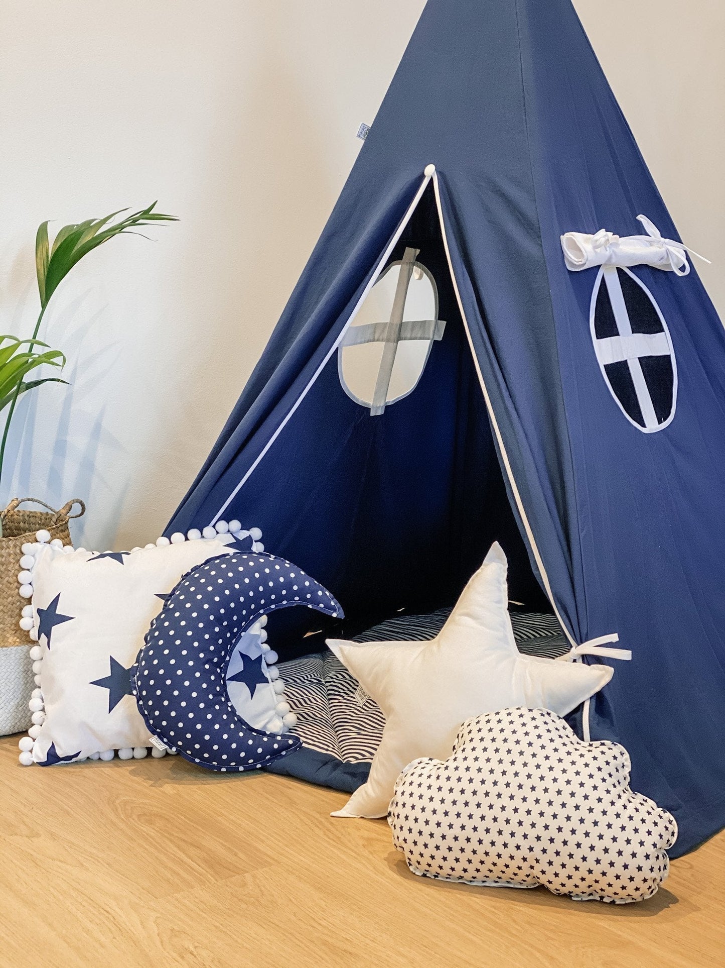 Night Dream Children’s Teepee Tent