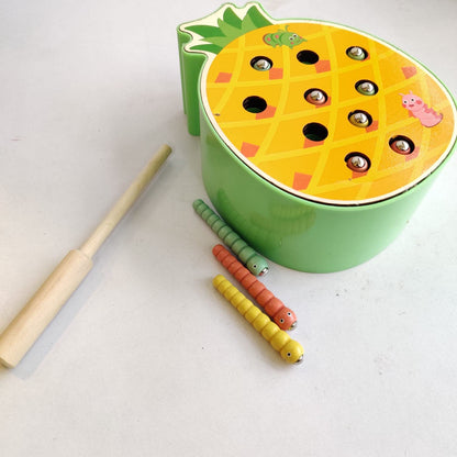 Pineapple Insect Catching Game